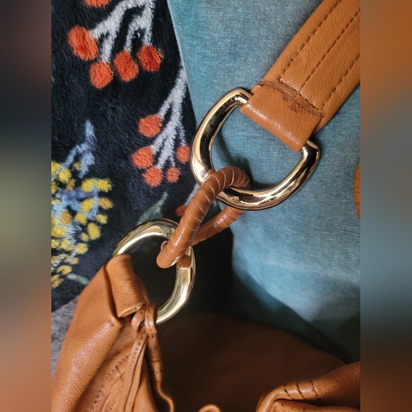 Michael Kors oversized leather hobo - Picture 4 of 15